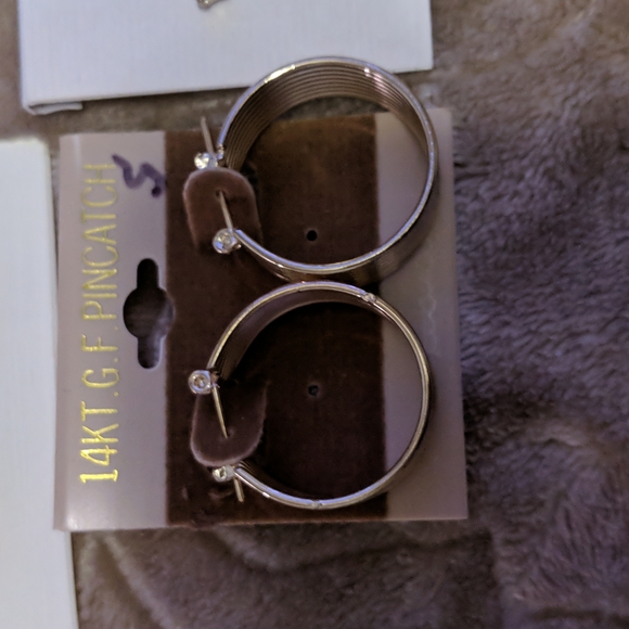 Costume earrings - Picture 3 of 7